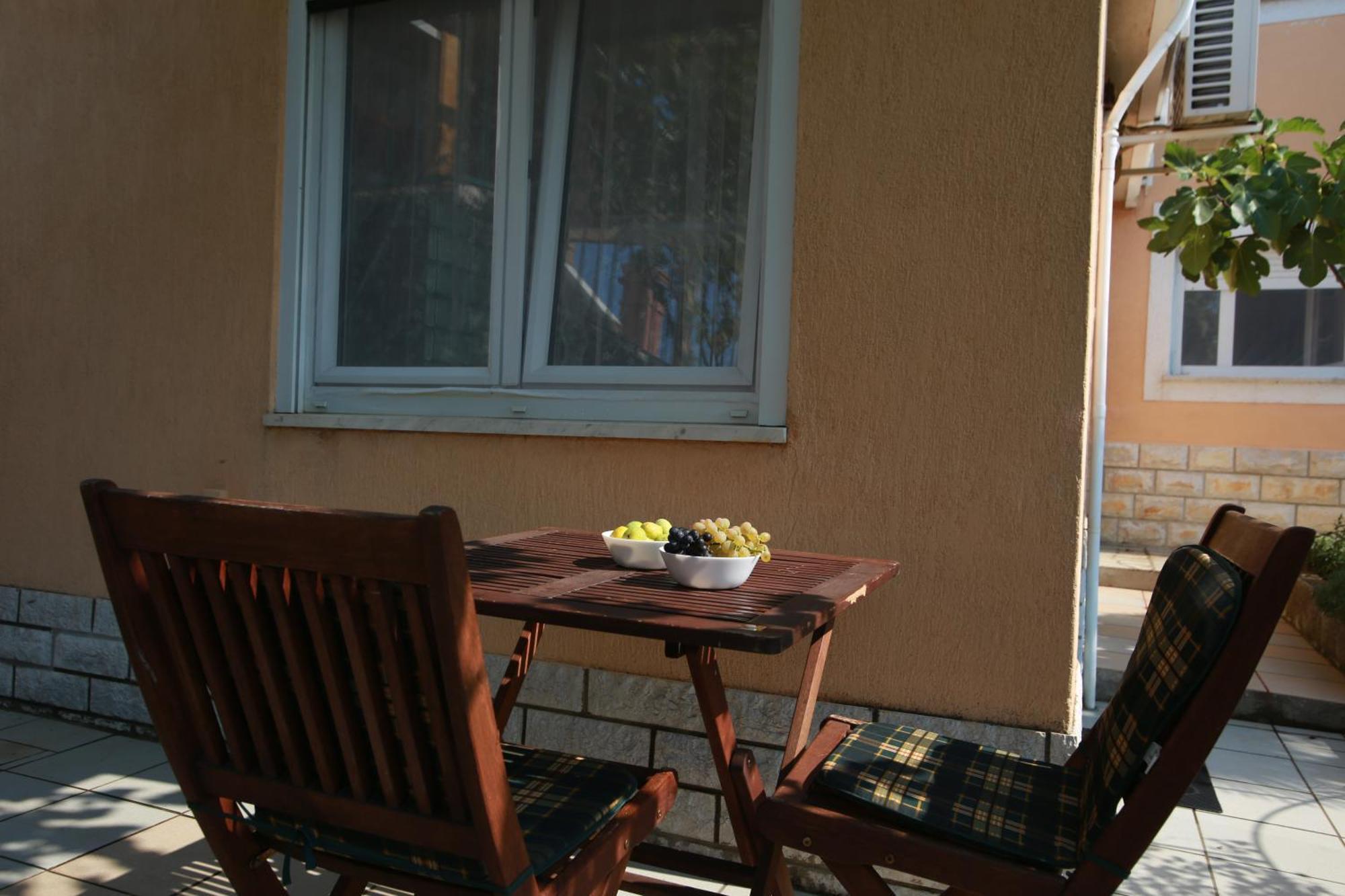 Apartment With A Garden View Rijeka Exterior photo